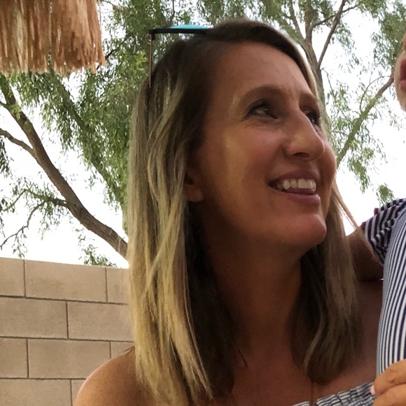 Meet your Posher, Traci - Picture 1 of 1